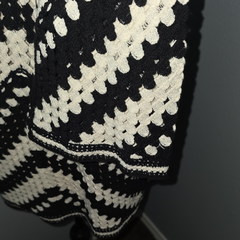 Black & Cream Chevron Crochet Crewneck Sweater - Women - Picture 7 of 8
